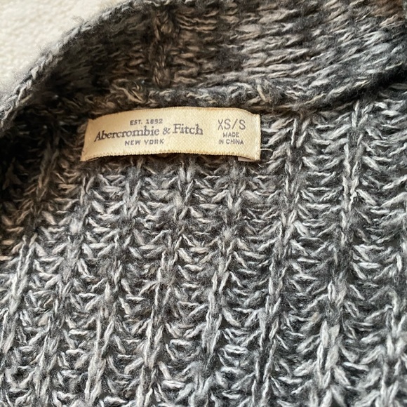 Abercrombie Knit Cardigan - Picture 2 of 7